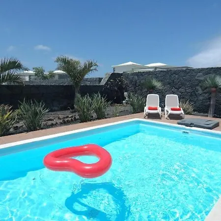 Villa Playa Blanca Sleeps 4 With Pool *