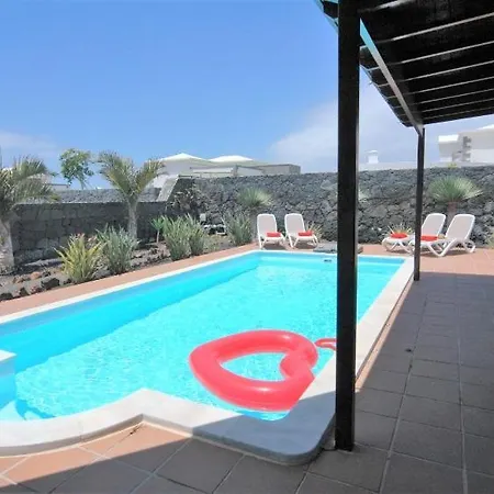 Villa Playa Blanca Sleeps 4 With Pool Playa Blanca (Lanzarote)